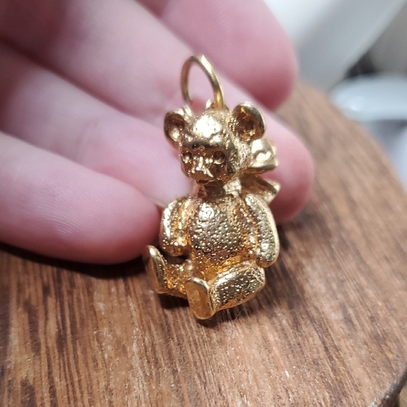 Vintage Gold Toned Teddy Bear Pendant Collectible Rare Find‎ P273